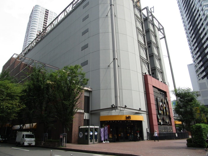 Loft(ディスカウントショップ)まで572m Vendome梅田北