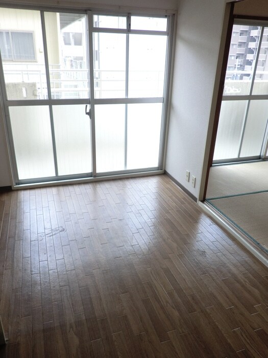 居室 ｶﾙﾑ東大阪