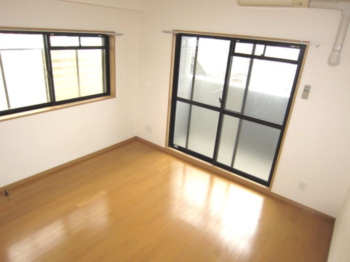 居室 クォリティースミヤ