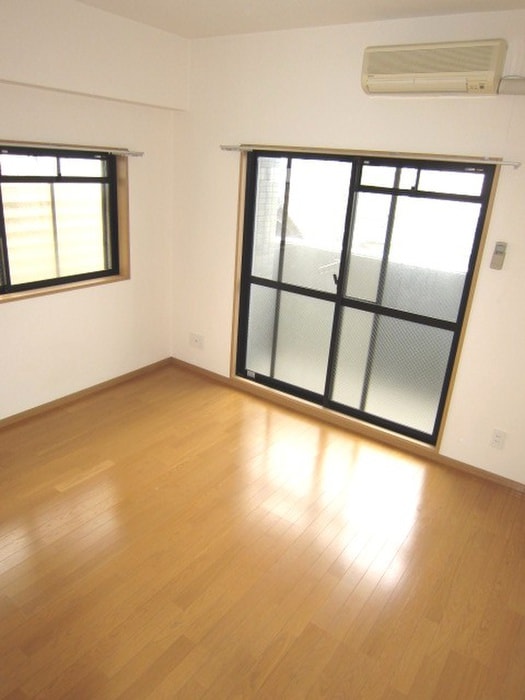 居室 クォリティースミヤ