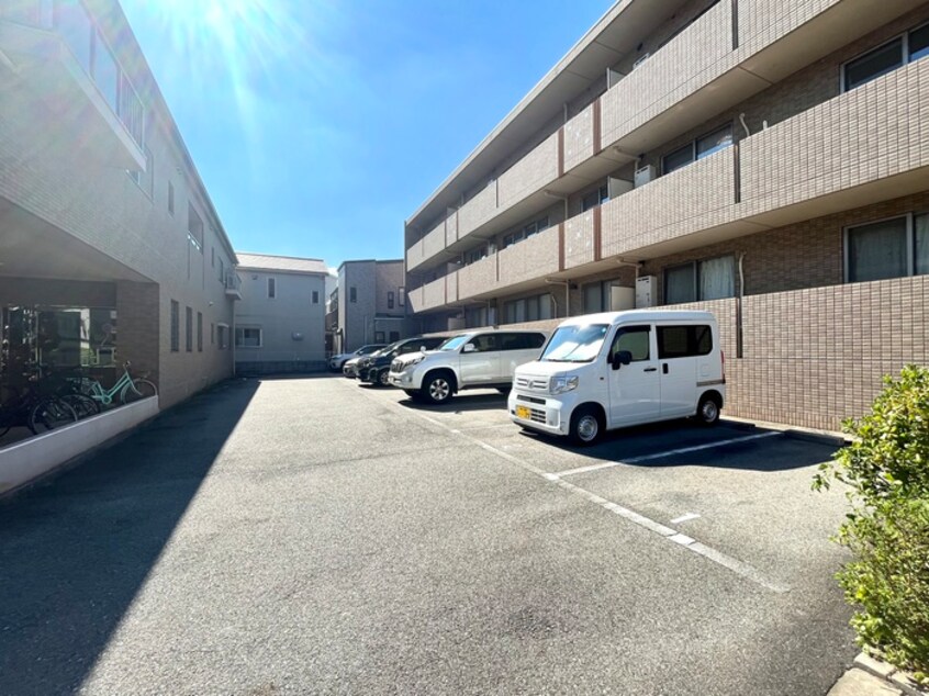 駐車場 柳本北館