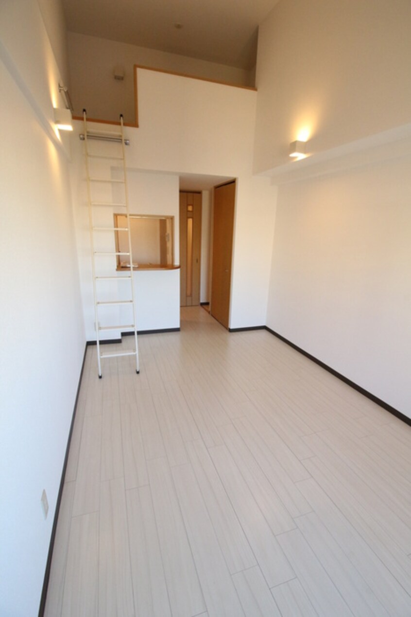 居室 レジディア天神橋