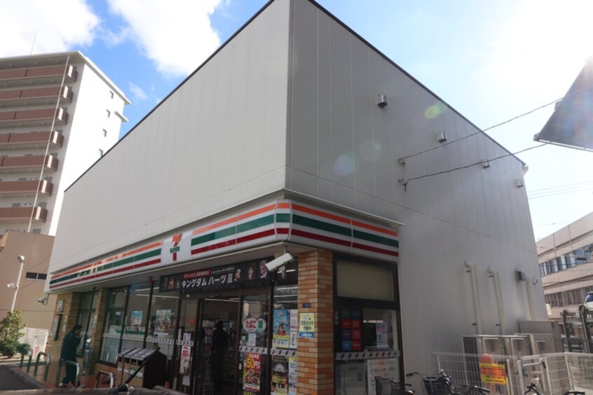 セブン-イレブン 尼崎杭瀬本町東店(コンビニ)まで70m 豊田マンション