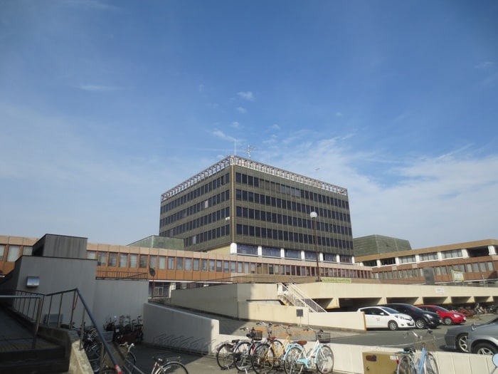 伊丹市役所(役所)まで224m クレ－ル恵彩