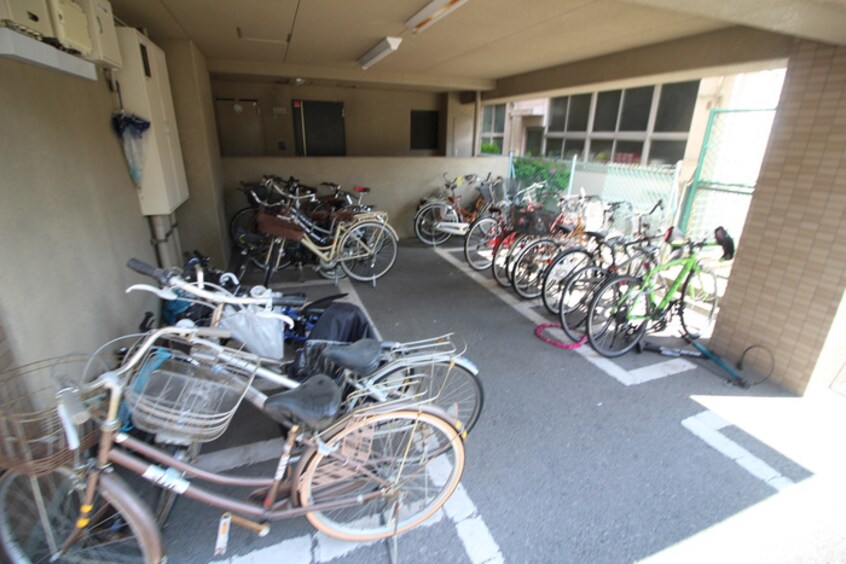 駐輪場 ケイズ本山