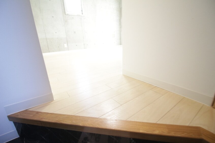 廊下 ラ・ウェゾン須磨エルロロ