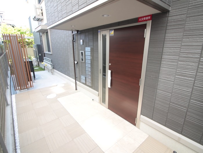 エントランス部分 アレーズ向日町