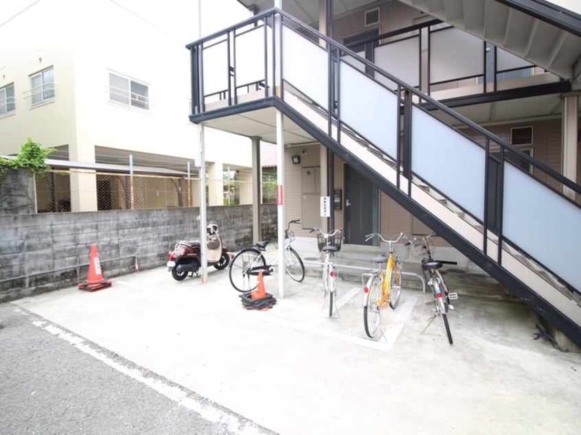 バイク置き場 ヴィラ－ジュみのおＡ