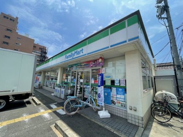 ファミリーマート 東大阪足代北一丁目店(コンビニ)まで142m GLUCK MAISON S-SHINFUKAE XIII