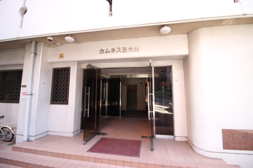エントランス部分 カムネス経大前