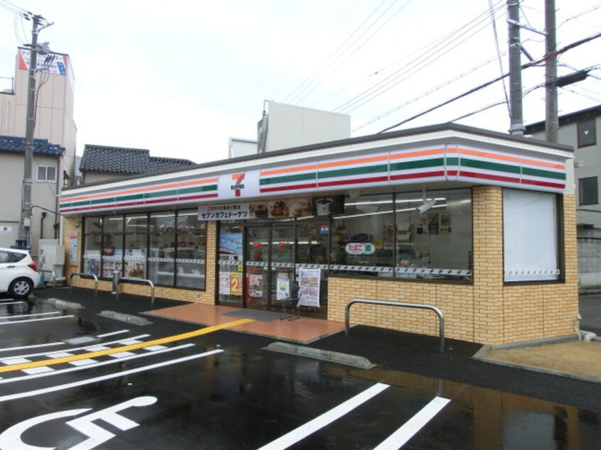 セブンイレブン萱振町3丁目店(コンビニ)まで400m フォーチュン北本町