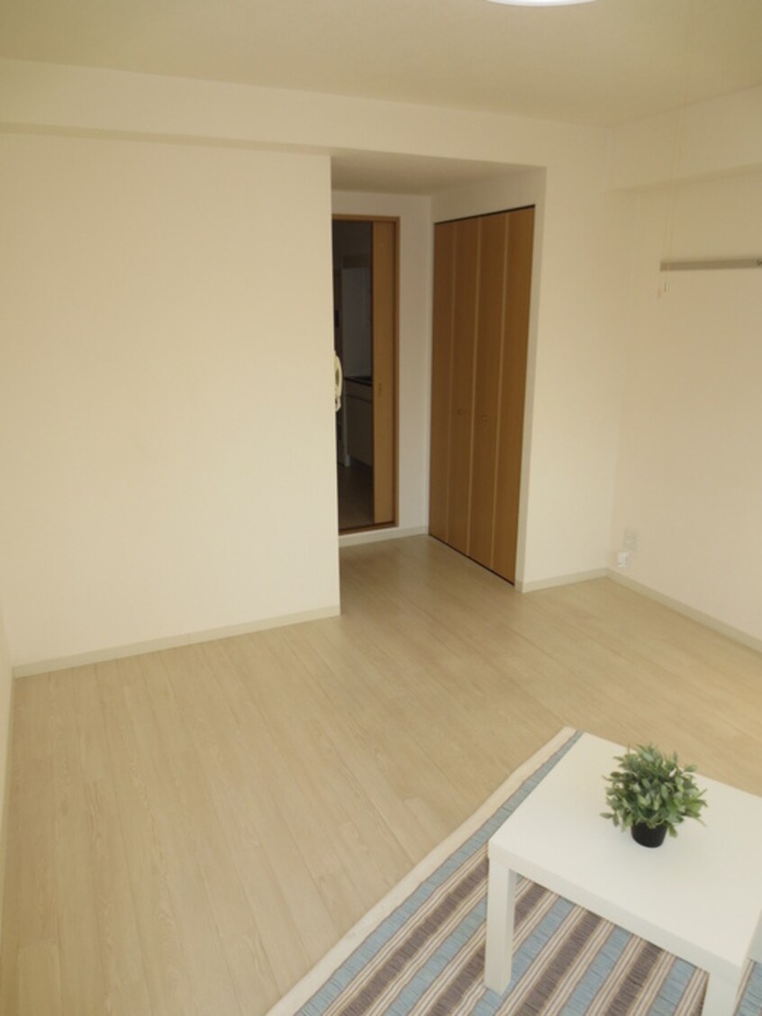 居室 ロミ・スカイ南久宝寺