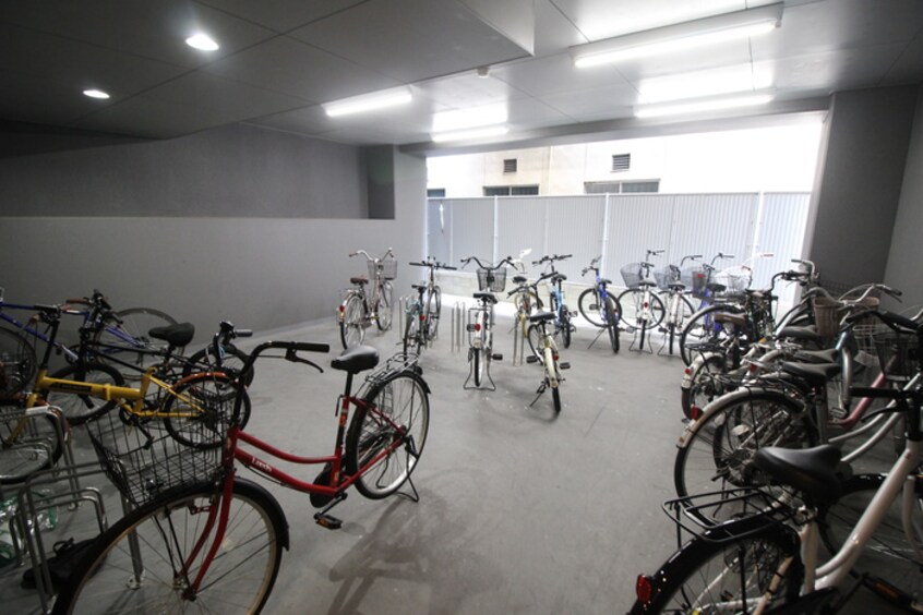 駐輪場 ロミ・スカイ南久宝寺