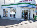 ファミリーマート(コンビニ)まで517m ＮｉｎＧＲＡＮ三国ヶ丘