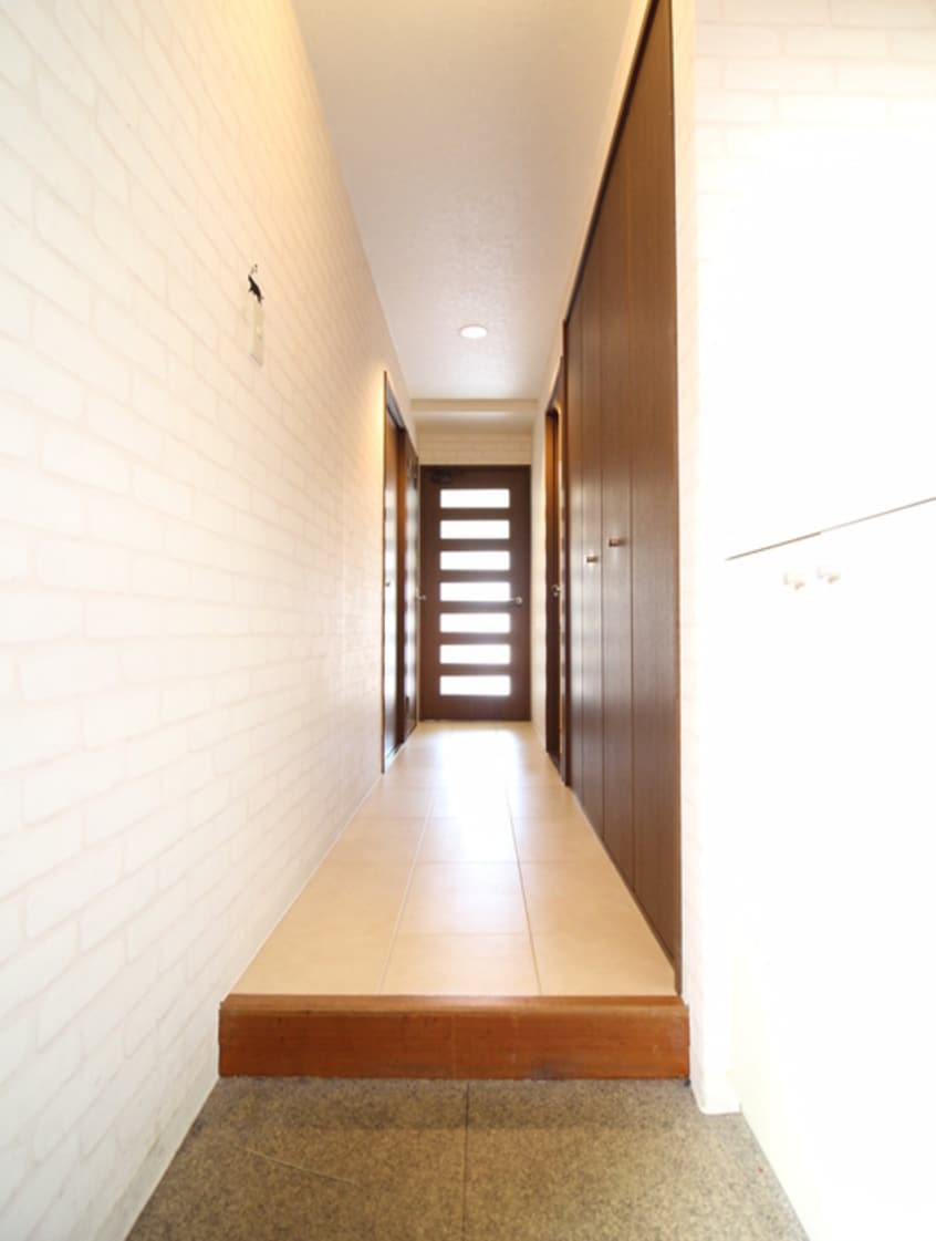 玄関 エリタ－ジュディアマ－