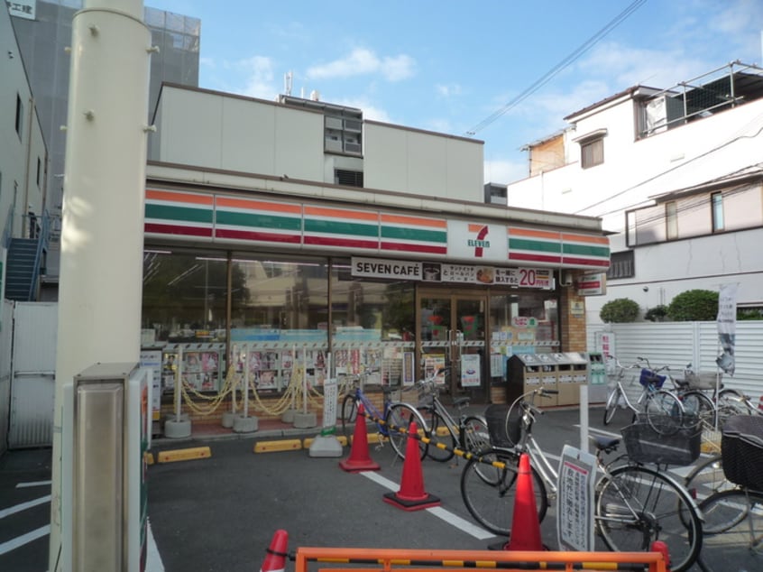 セブンイレブン(コンビニ)まで50m カルム メゾン