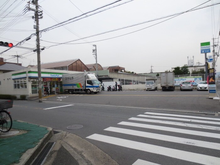 ファミリーマート門真深田町店(コンビニ)まで330m ボナール　シュエット