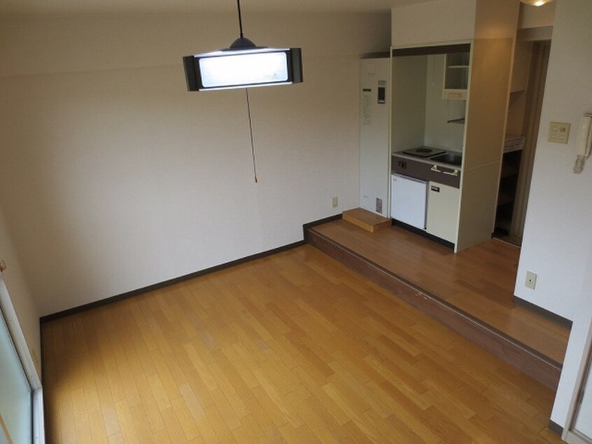 居室 サンル－ム名谷