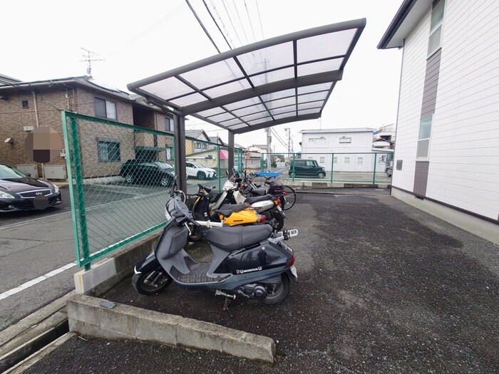 駐輪場 エステ－トピア上松