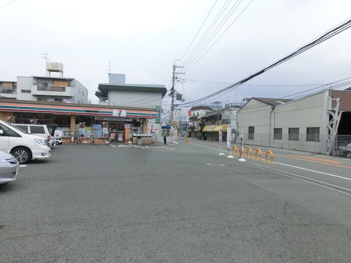 セブンイレブン(コンビニ)まで389m カルム土師ノ里