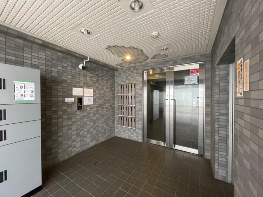 エントランス部分 クレセント谷町