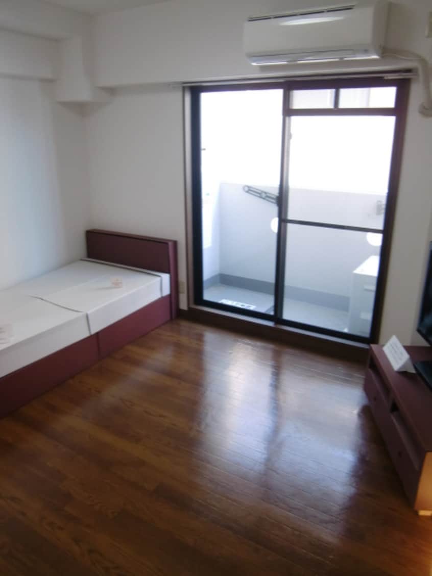 居室 クレセント谷町