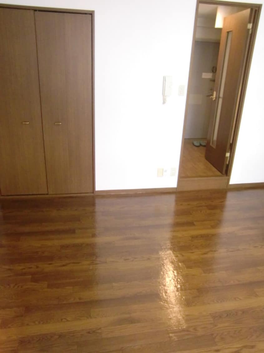 居室 クレセント谷町