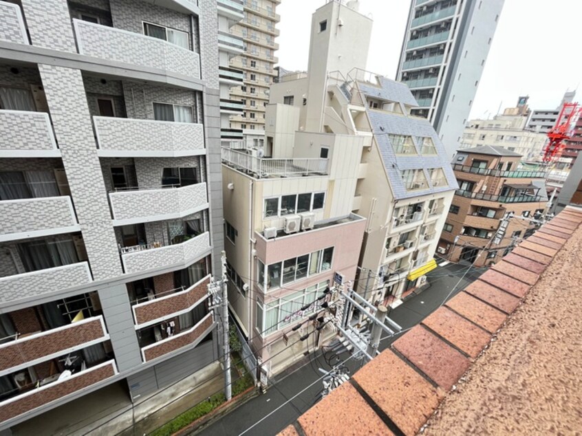 室内からの展望 ア－デンタワ－神戸元町