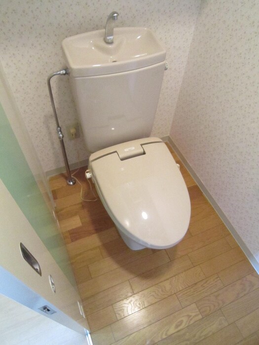 トイレ ＤＯＮ喜訪邸