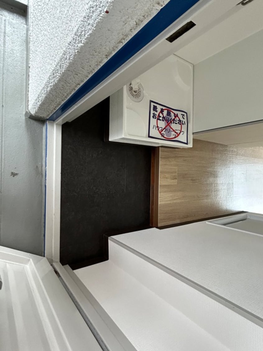 玄関 カ－サブランコ