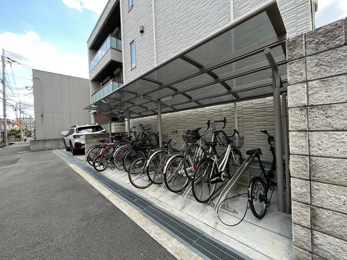 駐輪場 ベルブランシュ