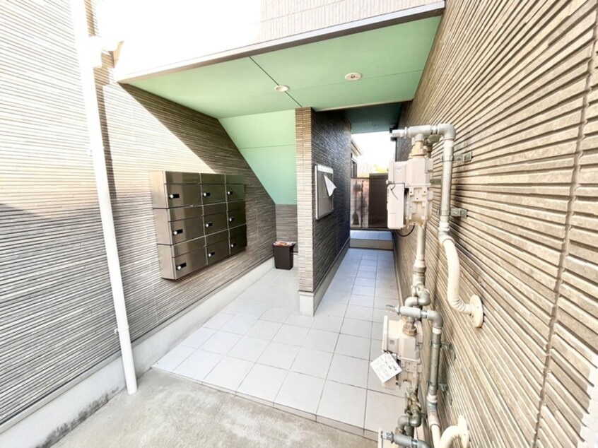 駐輪場 CRASTINE西今川