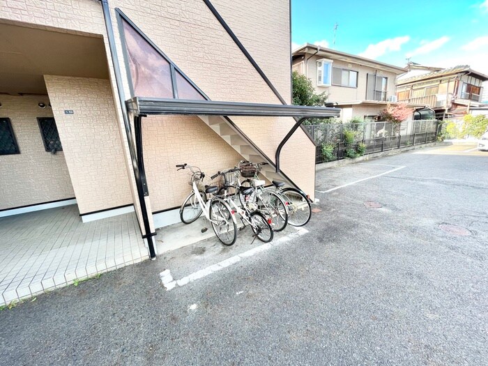 駐輪場 ティファニ－石山