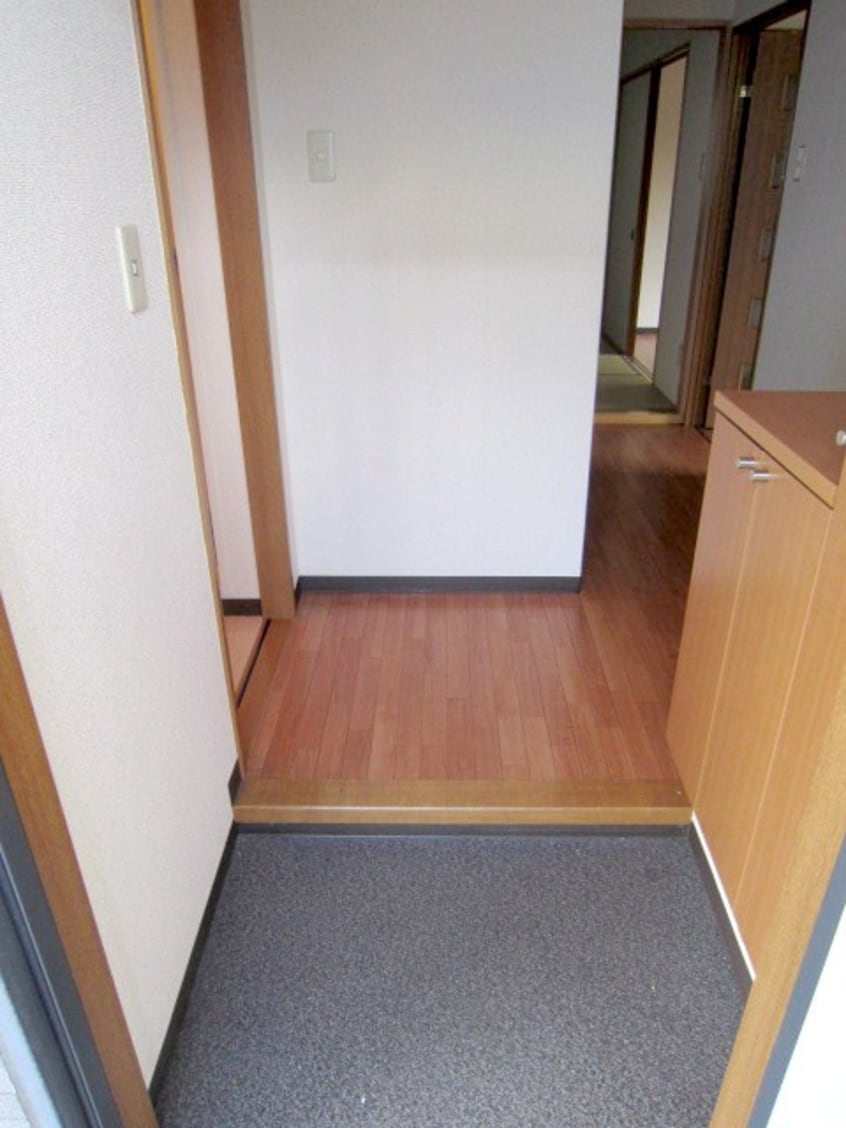 玄関 エムズコ－トシャルマン