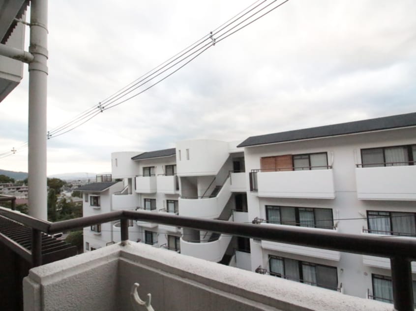 室内からの展望 ｼｬﾙﾏﾝｺｰﾎﾟ枚岡公園B棟(304)