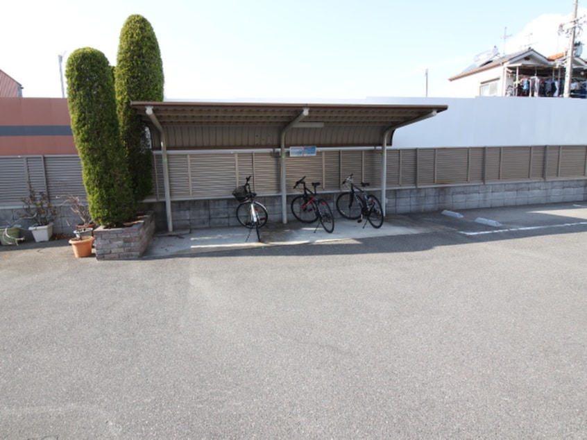 駐輪場 フラワ－ロ－ド