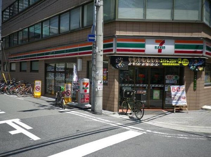 セブンイレブン(コンビニ)まで110m リップル南森町Ⅱ