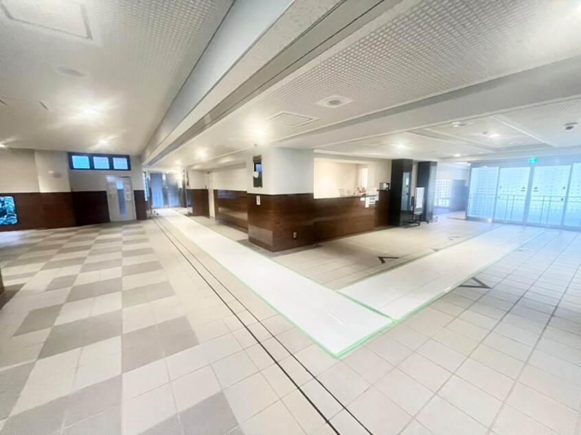 エントランス部分 ﾌｧﾐ-ﾙｶﾞ-ﾃﾞﾝ二条駅前西棟（415）