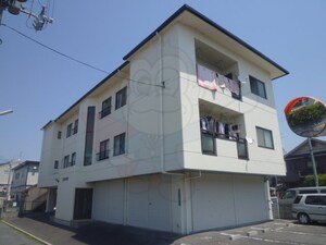 リヴェラ川添