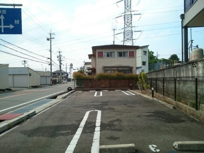 駐車場 アップヒルロジェ