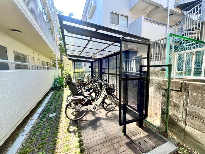 駐輪場 フローレンス夙川２