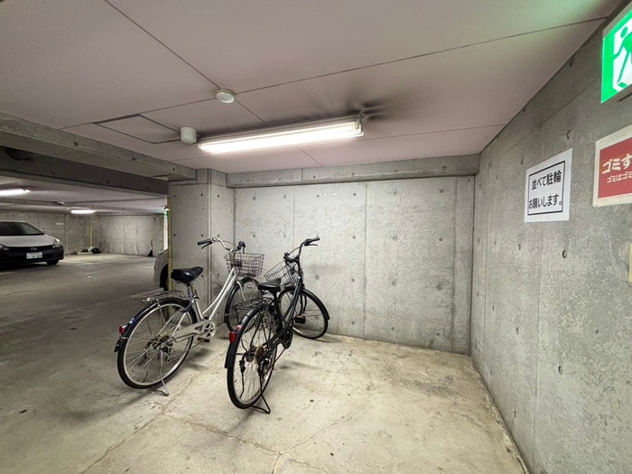 駐輪場 エクセルドメイン南田辺