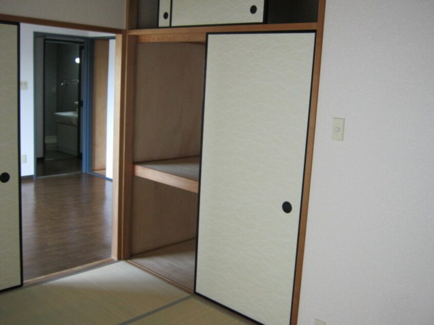 収納 ハピネス５２３