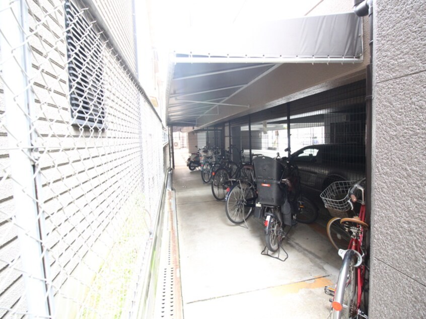 駐輪場 ハピネス５２３