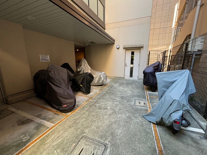 バイク置き場 パ-クアクシス梅田