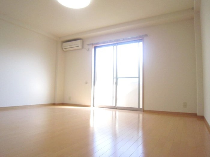 居室 ｱﾝﾌﾟﾙ-ﾙﾌｪ-ﾙﾌﾘ-ｼﾞｱ