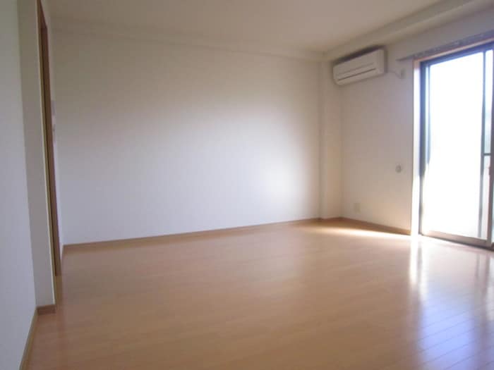 居室 ｱﾝﾌﾟﾙ-ﾙﾌｪ-ﾙﾌﾘ-ｼﾞｱ