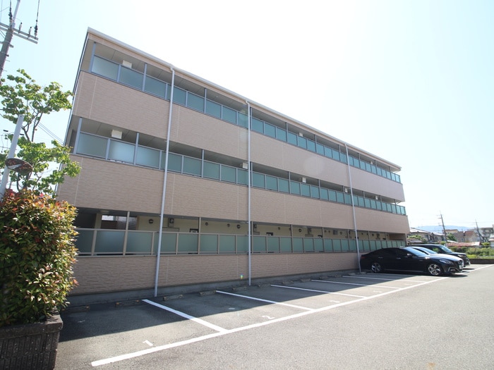 外観写真 ｱﾝﾌﾟﾙ-ﾙﾌｪ-ﾙﾌﾘ-ｼﾞｱ