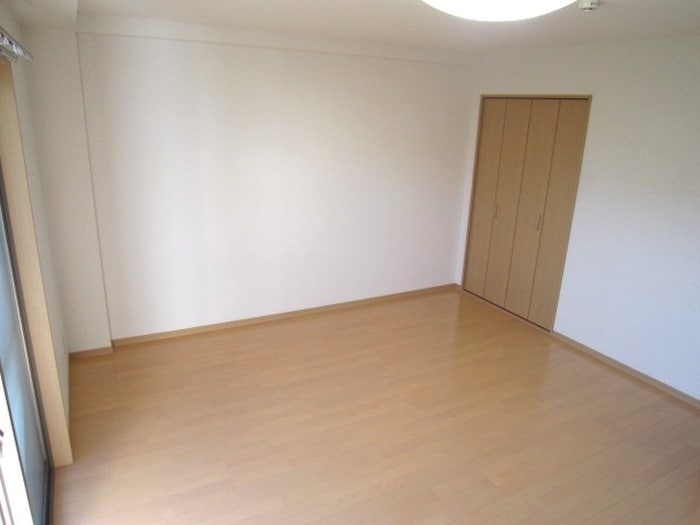 居室 ｱﾝﾌﾟﾙ-ﾙﾌｪ-ﾙﾌﾘ-ｼﾞｱ