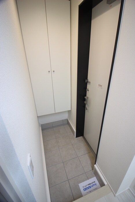 玄関 ティースリーカーサモジュカ